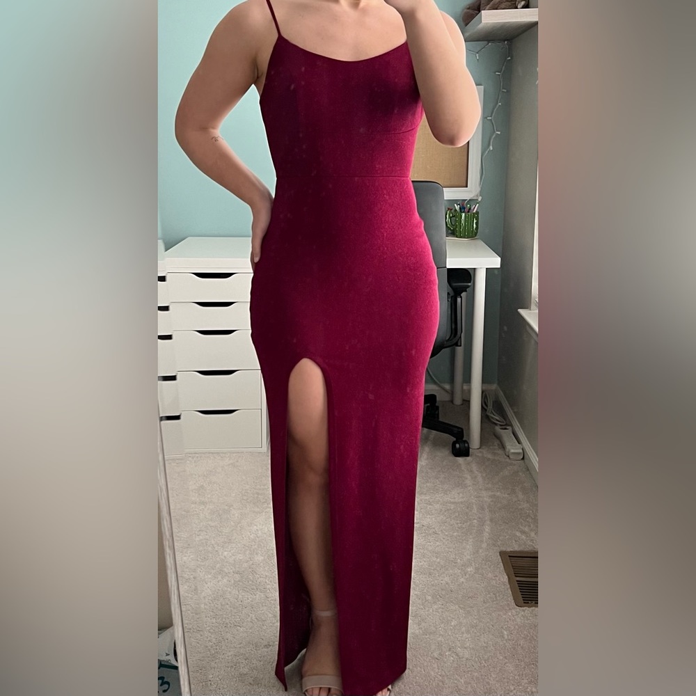 David’s bridal maroon sparkle prom dress/gown